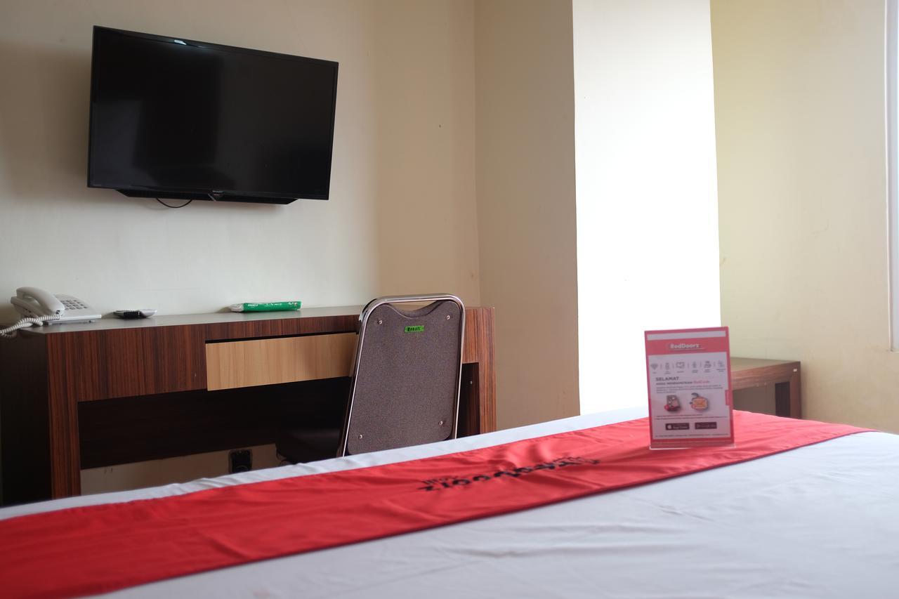 RedDoorz Plus near Senen Dżakarta Zewnętrze zdjęcie