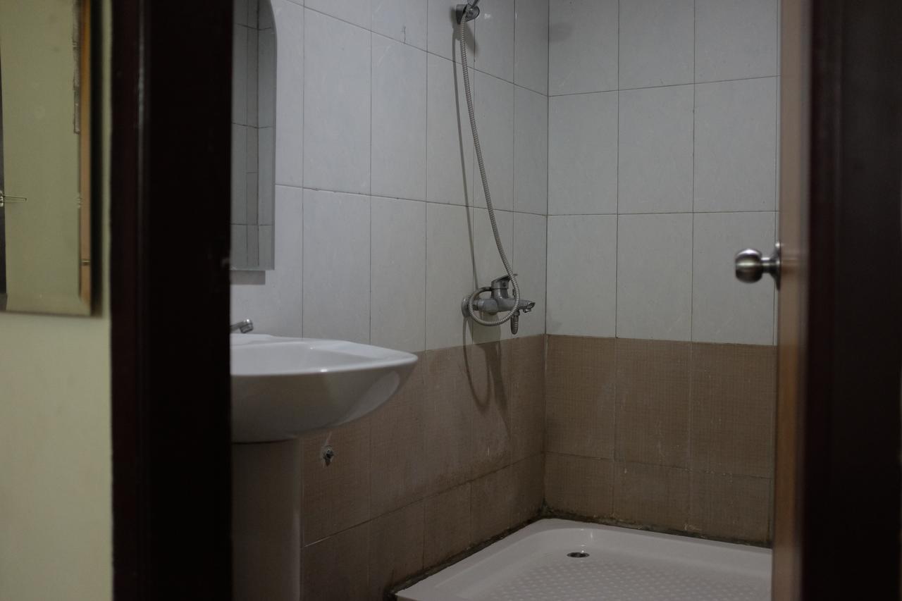 RedDoorz Plus near Senen Dżakarta Zewnętrze zdjęcie