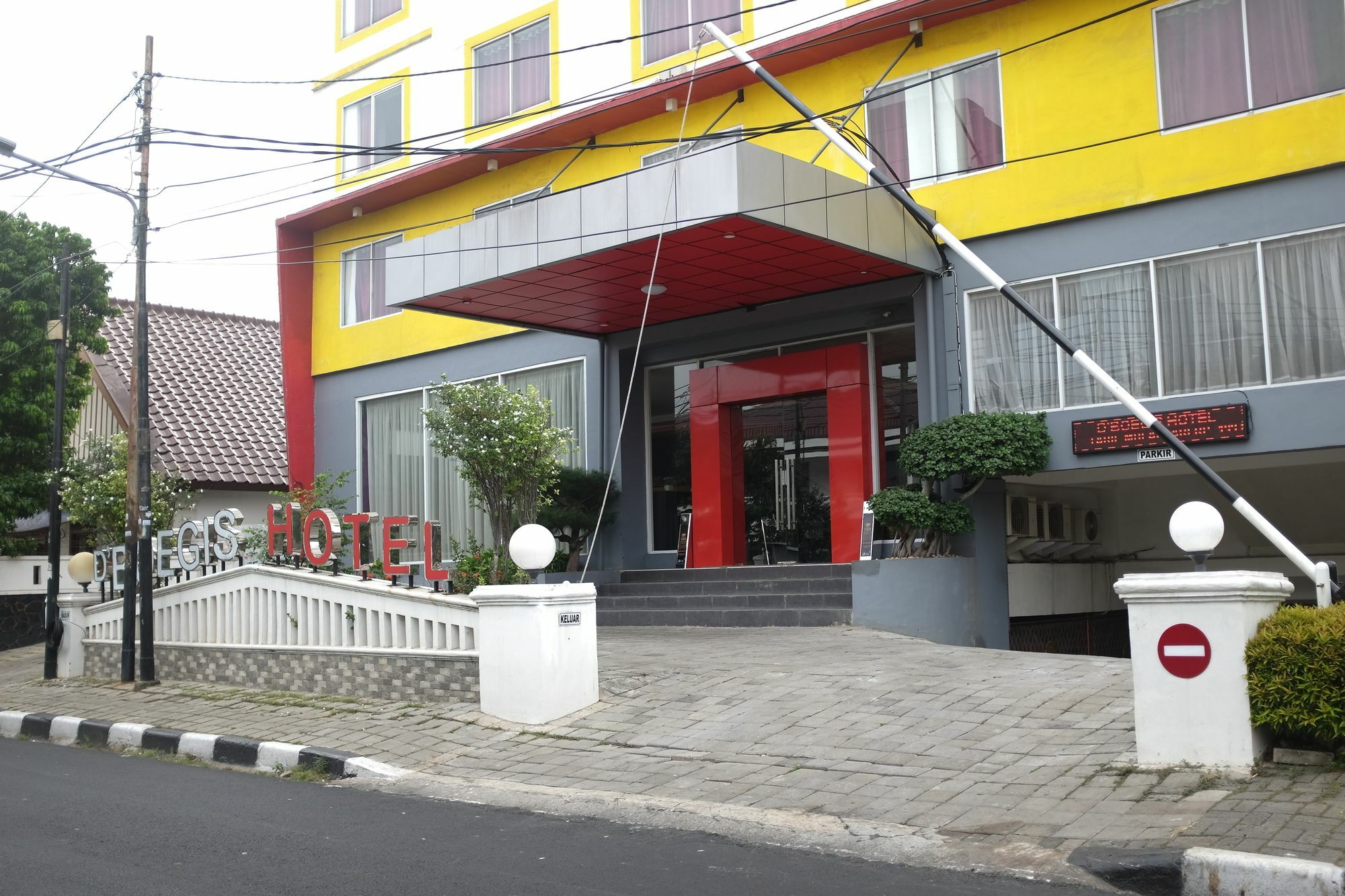 RedDoorz Plus near Senen Dżakarta Zewnętrze zdjęcie